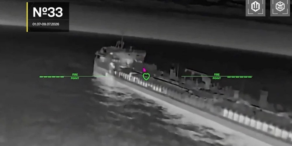 Карта Азовського моря з точками AIS-сигналів суден станом на 30 червня та 11 липня