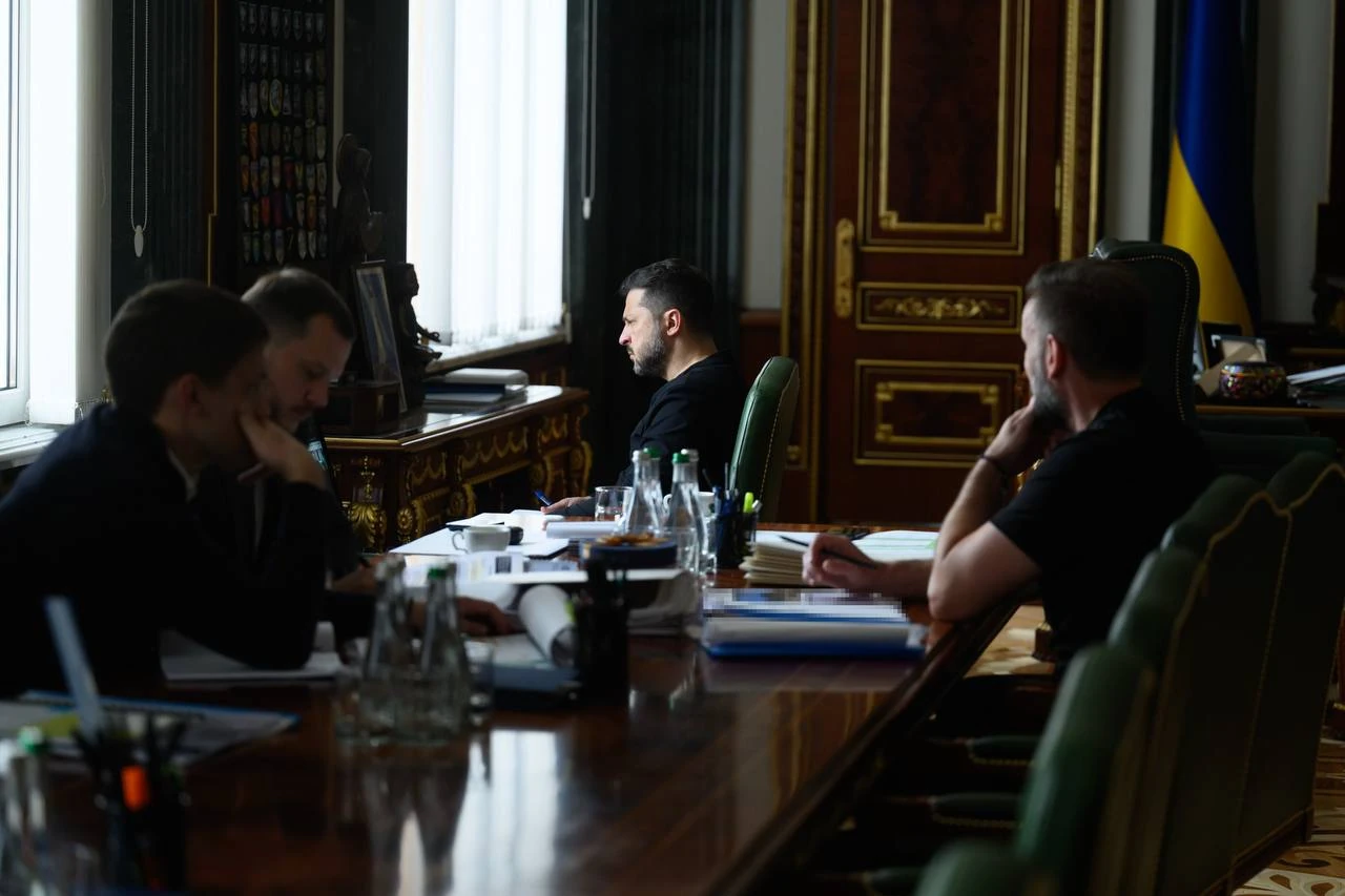 Розвідка передала дані про підготовку масованого удару: що доповіли на нараді 6 жовтня